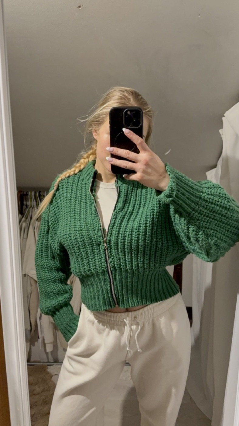 Cropped green chunky-knit cardigan with a zip